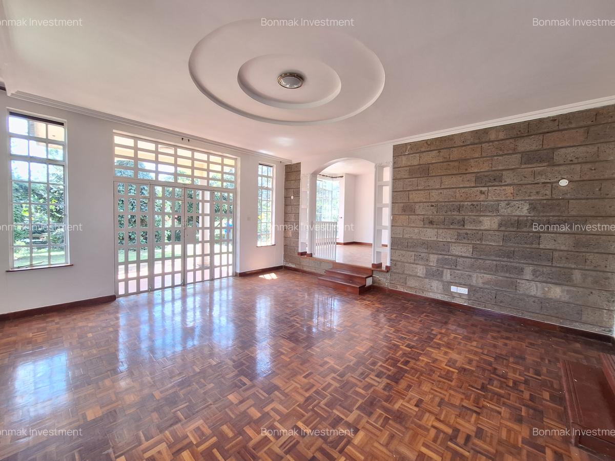 4 Bed Townhouse with En Suite at Rossylin Heights - 7