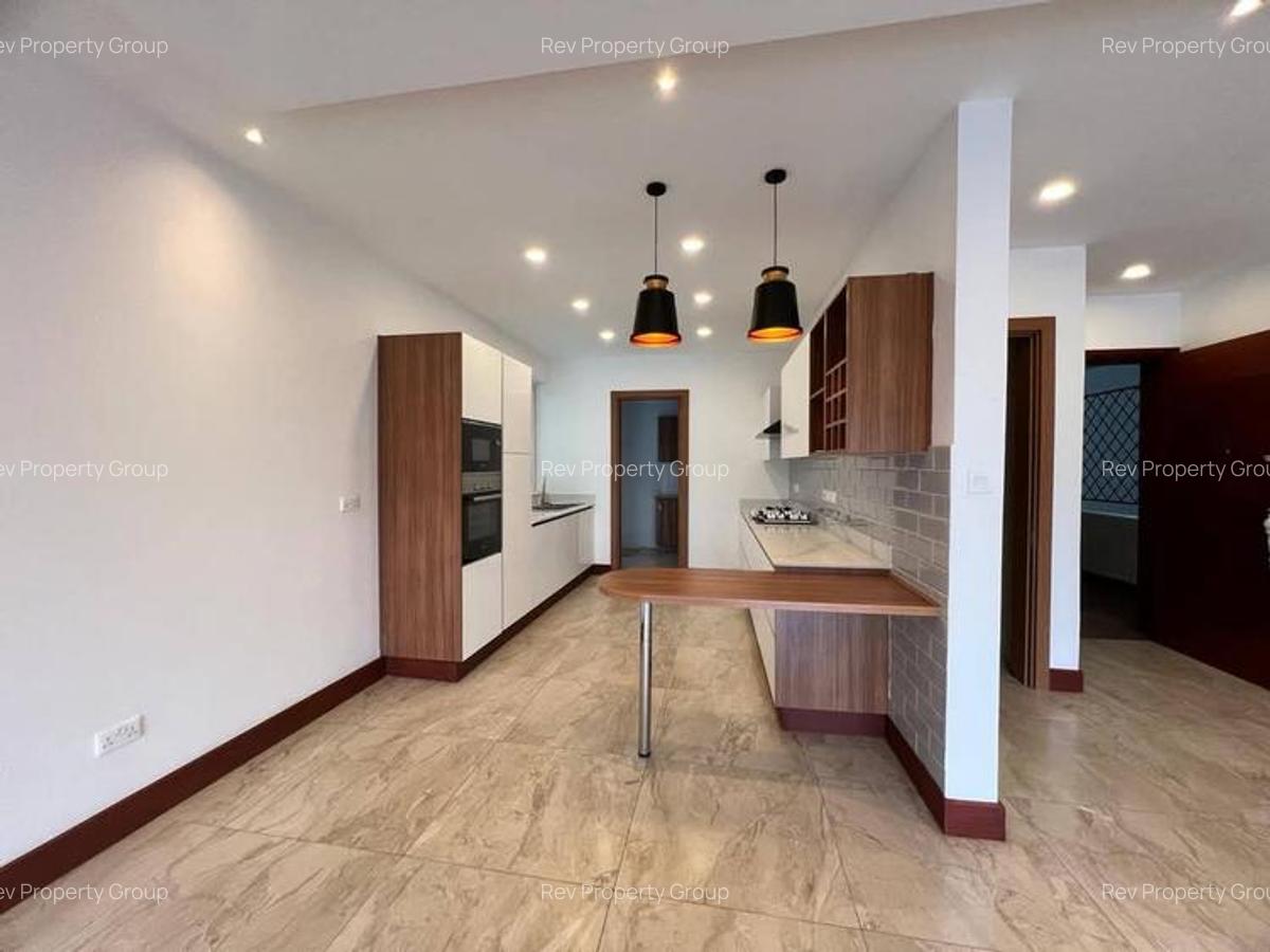 2 Bed Apartment with En Suite in Parklands - 4