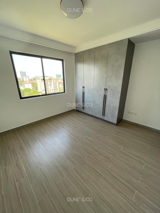 2 Bed Apartment with En Suite in Riverside - 17