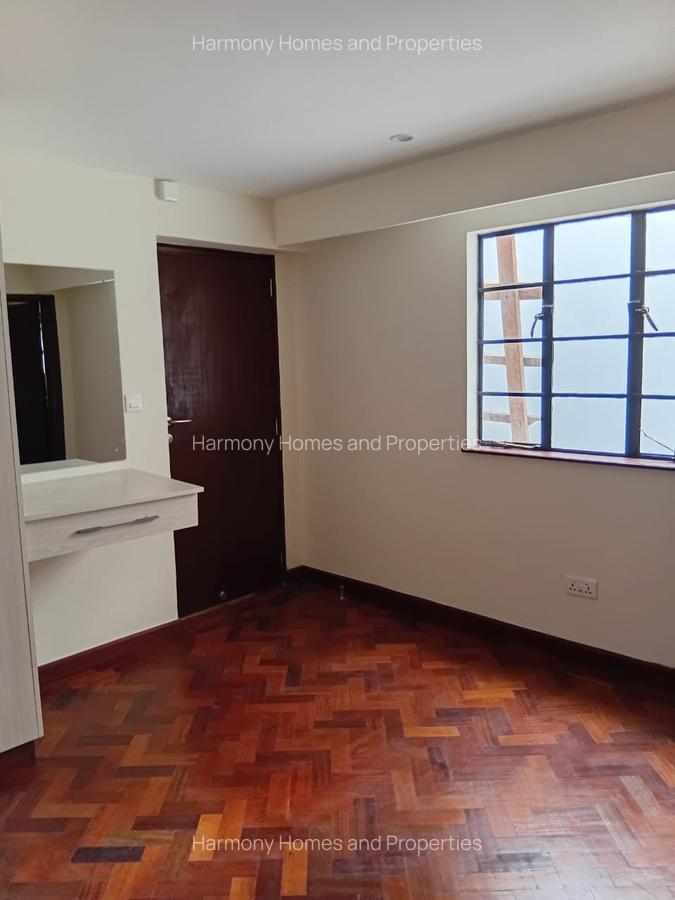 5 Bed Townhouse with En Suite at Parklands - 2