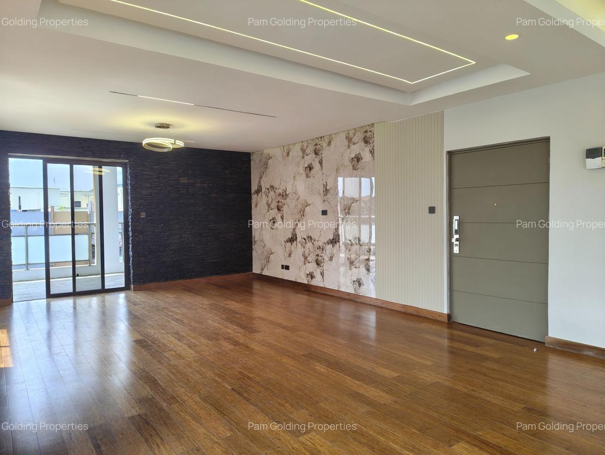 3 Bed Apartment with En Suite in Lavington - 2