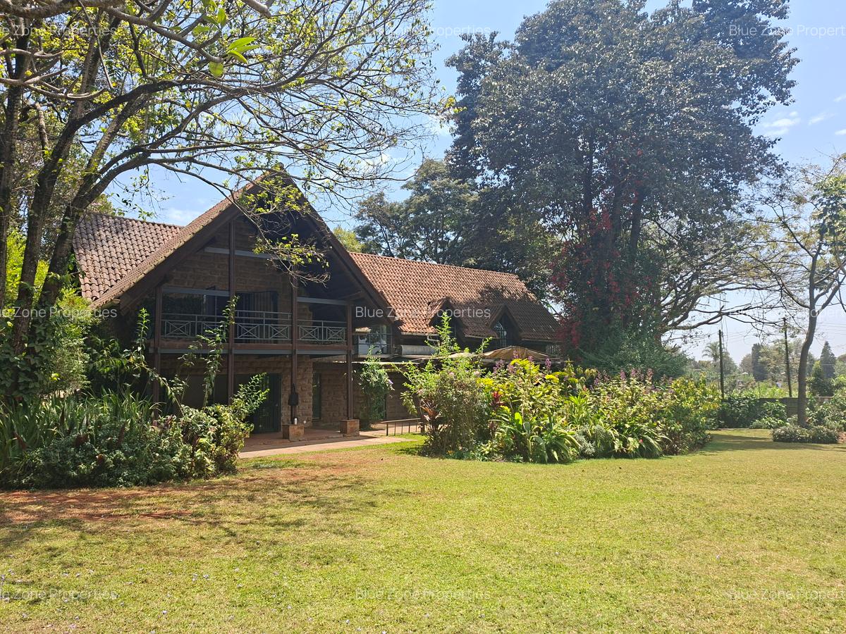3 Bed House with En Suite at Nyari - 2