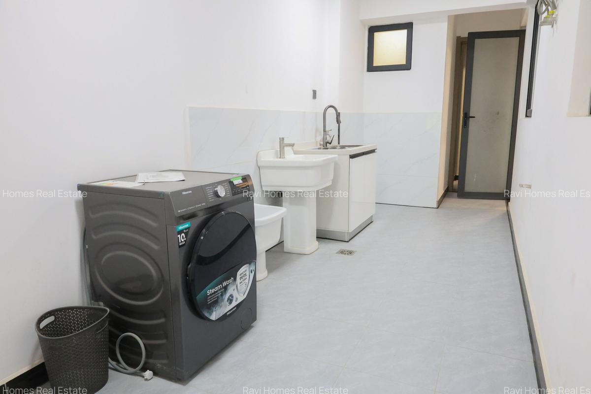 4 Bed Apartment with En Suite at Othaya Road - 12