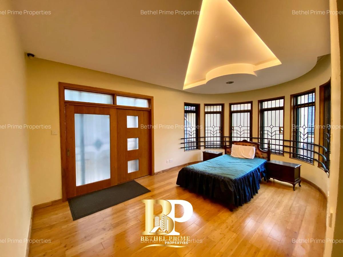 5 Bed Villa with En Suite in Kyuna - 18