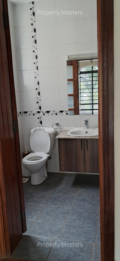 5 Bed Villa with En Suite at Convernt Drive - 7