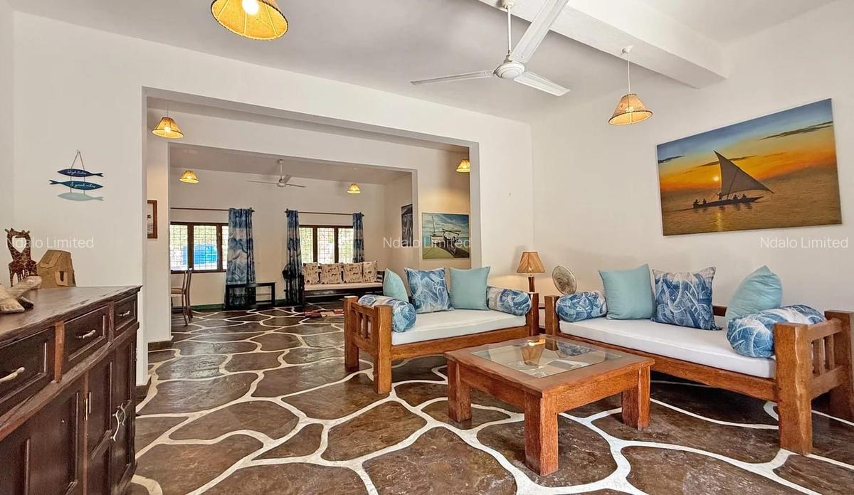 5 Bed Villa with Garden at Watamu - 14