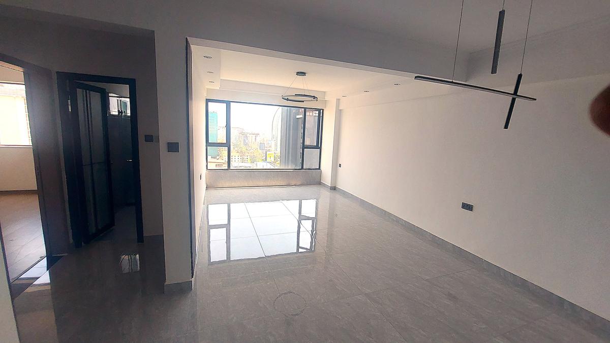 3 Bed Apartment with En Suite at Wood Avenue - 4