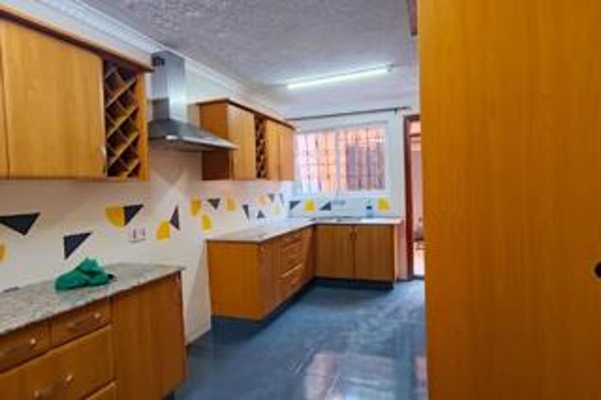 4 Bed Townhouse with En Suite at Kileleshwa Estate - 8