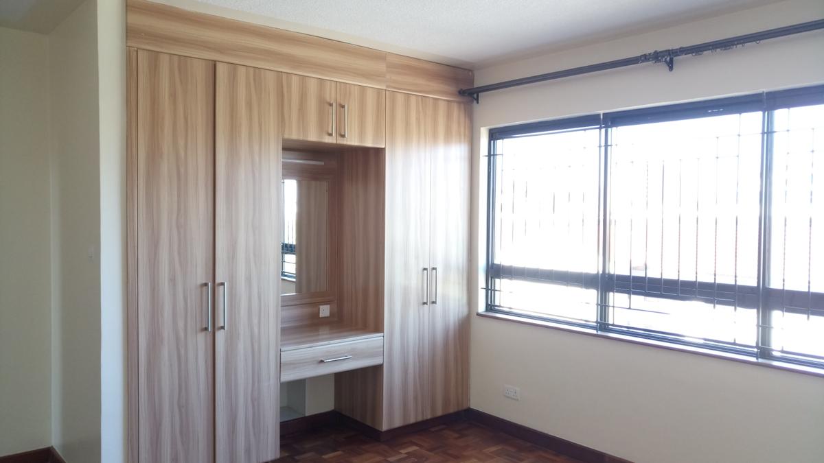 3 Bed Apartment with En Suite at Kilimani Estate Nairobi - 12