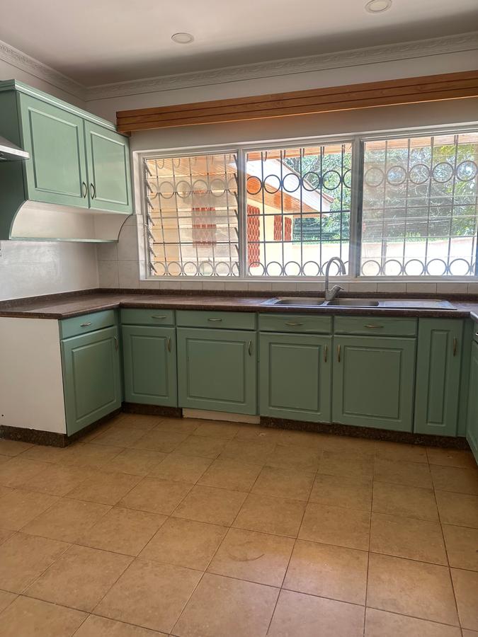 4 Bed Villa with En Suite in Runda - 15