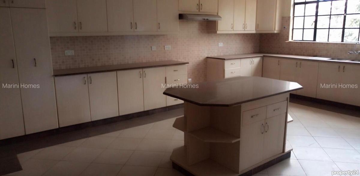 3 Bed Apartment with En Suite in Westlands Area - 10