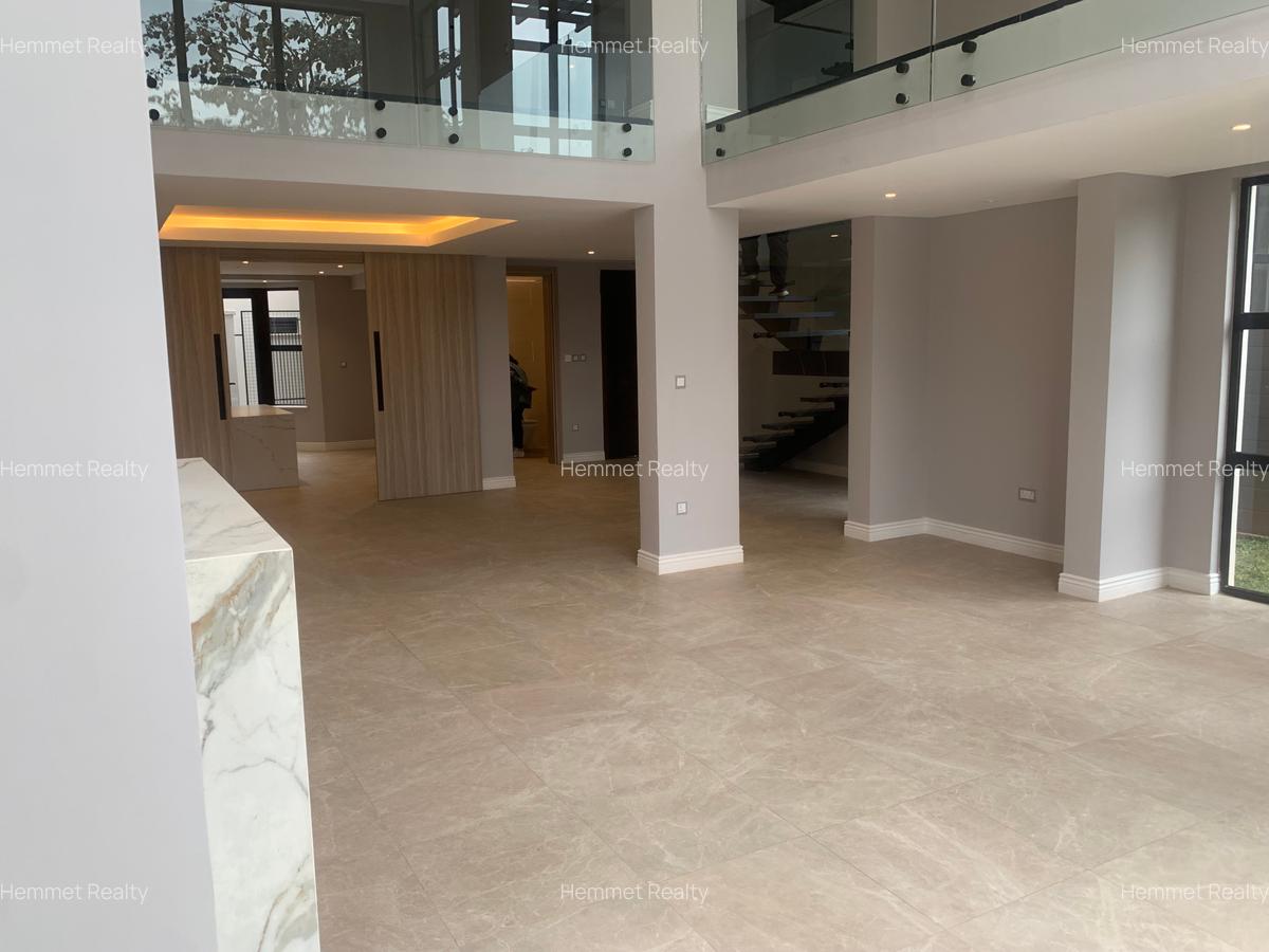 4 Bed Villa with En Suite in Runda - 8