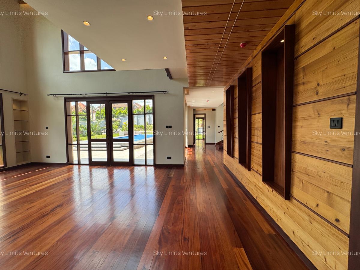 5 Bed Villa with En Suite in Runda - 8