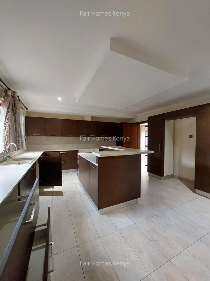 5 Bed Townhouse with En Suite at Convent Drive - 7