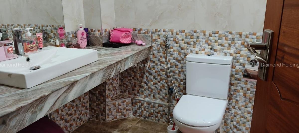 Serviced 4 Bed Apartment with En Suite at Parklands - 9