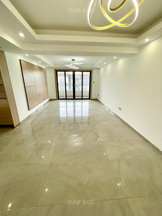 3 Bed Apartment with En Suite in Riverside - 4