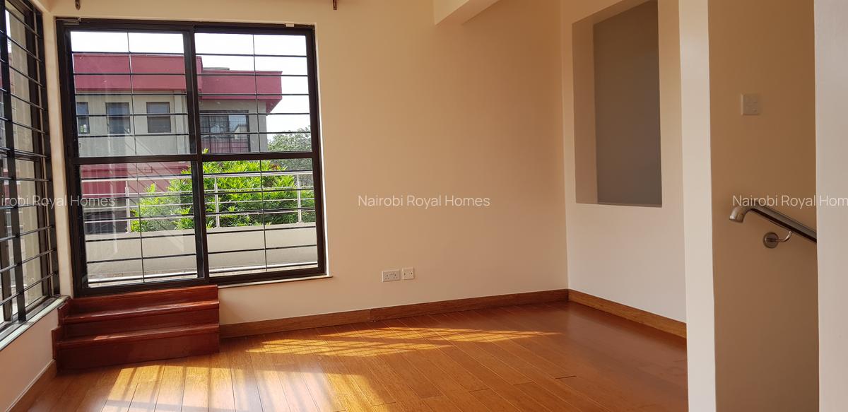 5 Bed Townhouse with En Suite at Convent Drive - 19