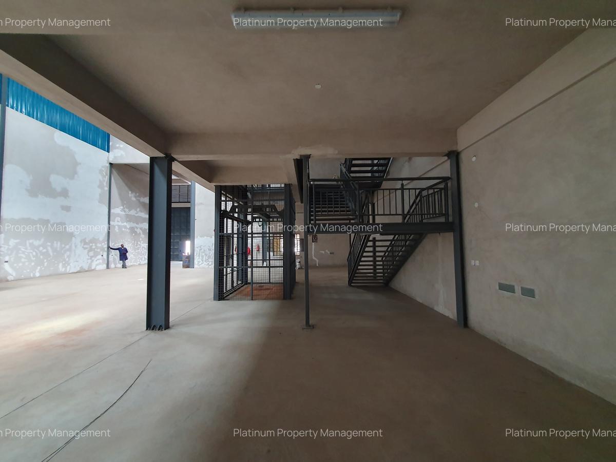 15,945 ft² Warehouse with Backup Generator at Airport North Road - 9