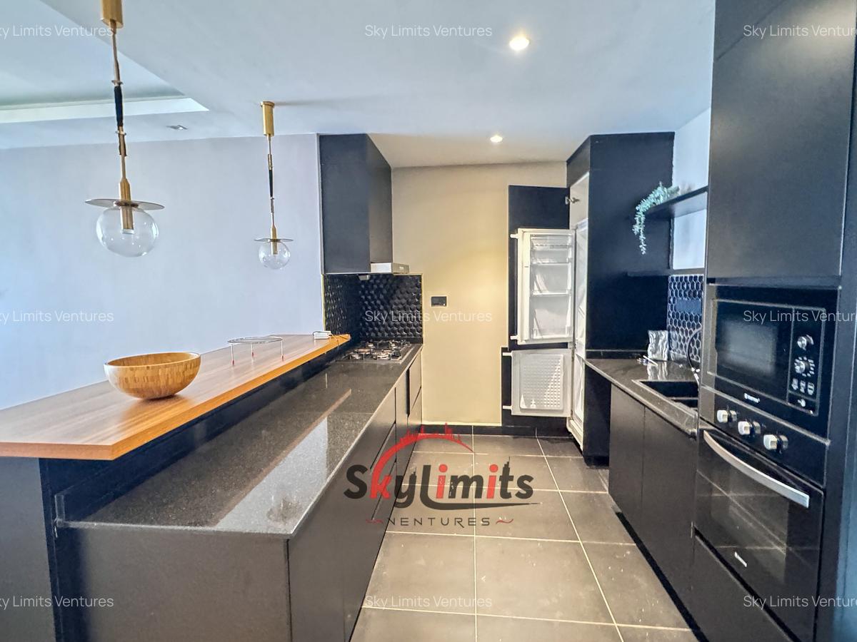 3 Bed Apartment with En Suite in Brookside - 9