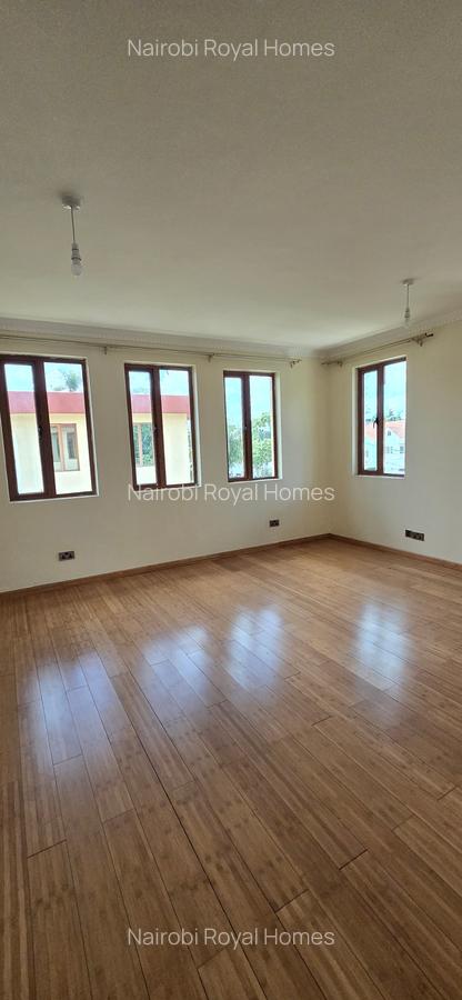 5 Bed Townhouse with En Suite at Lavington Green - 12