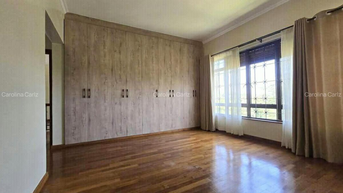 5 Bed House with En Suite in Runda - 9