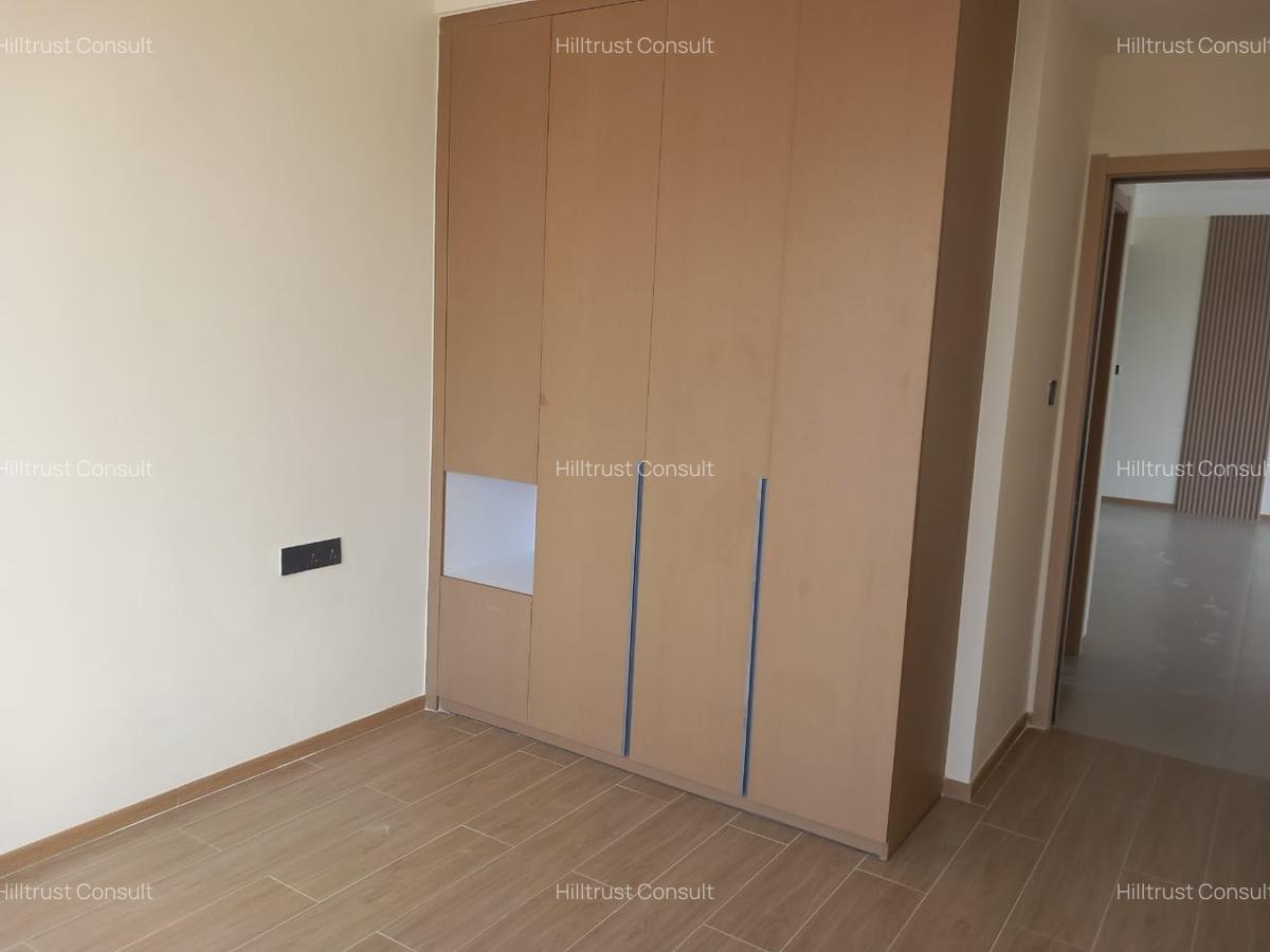 1 Bed Apartment with Swimming Pool in Riverside - 10