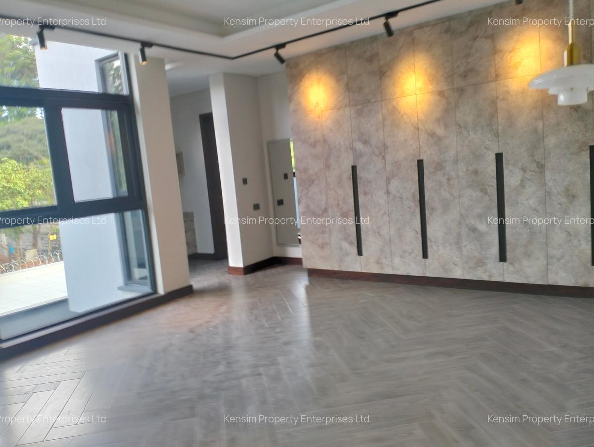 5 Bed Townhouse with En Suite in Nyari - 17
