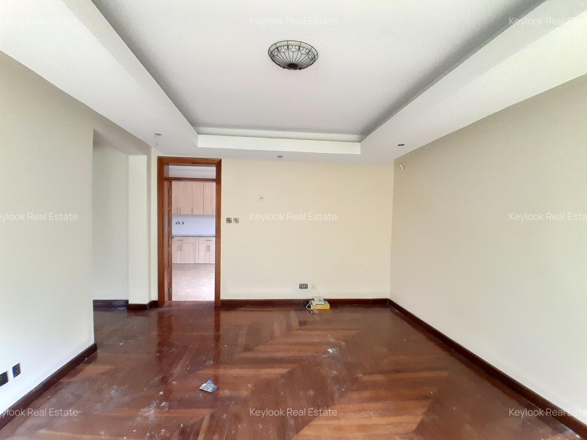 5 Bed Townhouse with En Suite at Lavington - 11