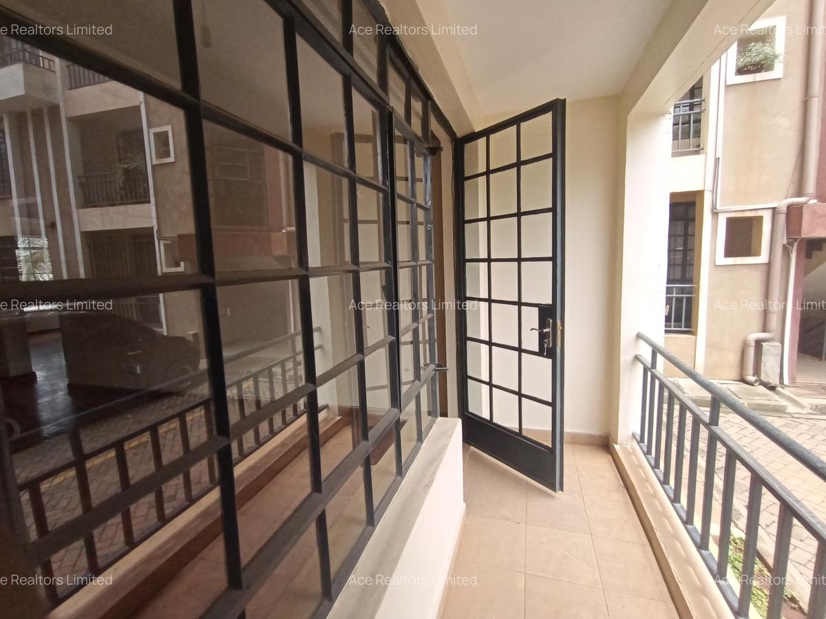 2 Bed Apartment with En Suite at Riverside Drive - 4