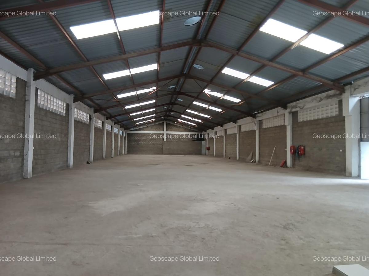 10,500 ft² Warehouse with Parking in Industrial Area - 10