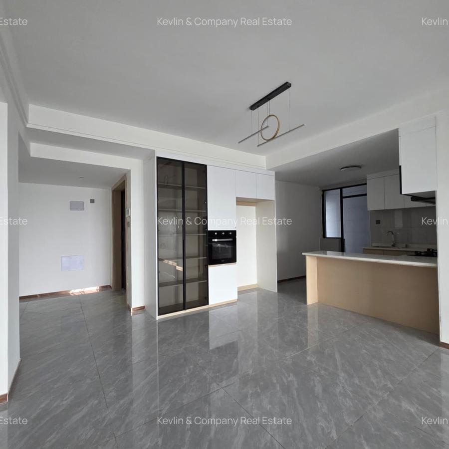 3 Bed Apartment with En Suite in Riverside - 2