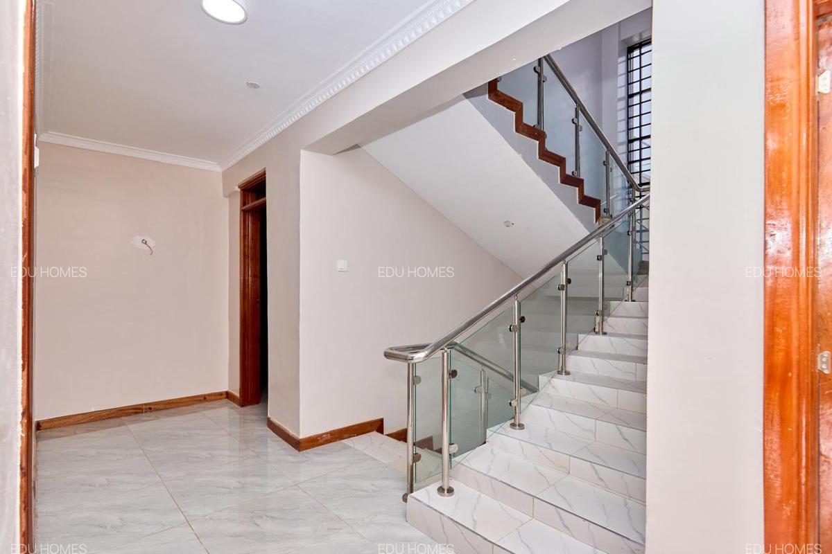 5 Bed Townhouse with En Suite at Maiyan - 17