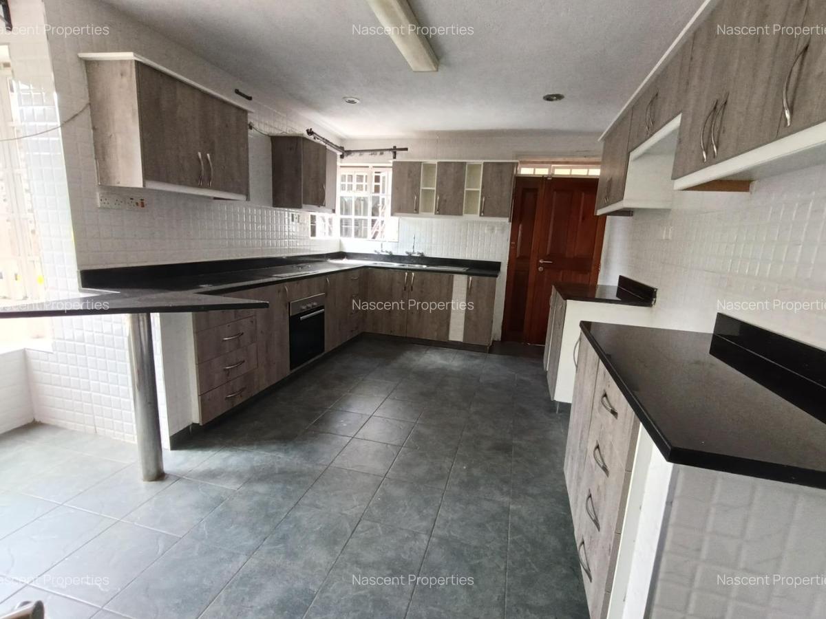 4 Bed House with En Suite in Gigiri - 11