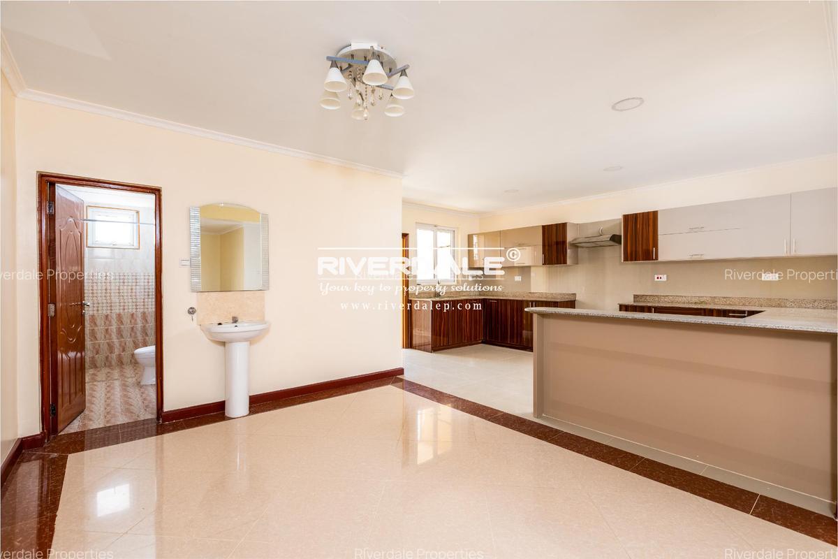 3 Bed Apartment with En Suite in Kilimani - 2