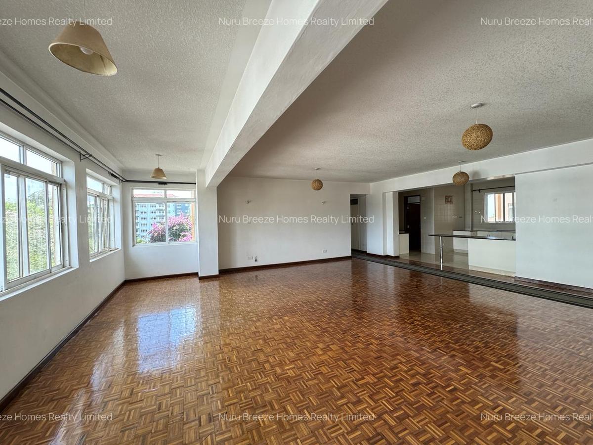 3 Bed Apartment with En Suite in Brookside - 2