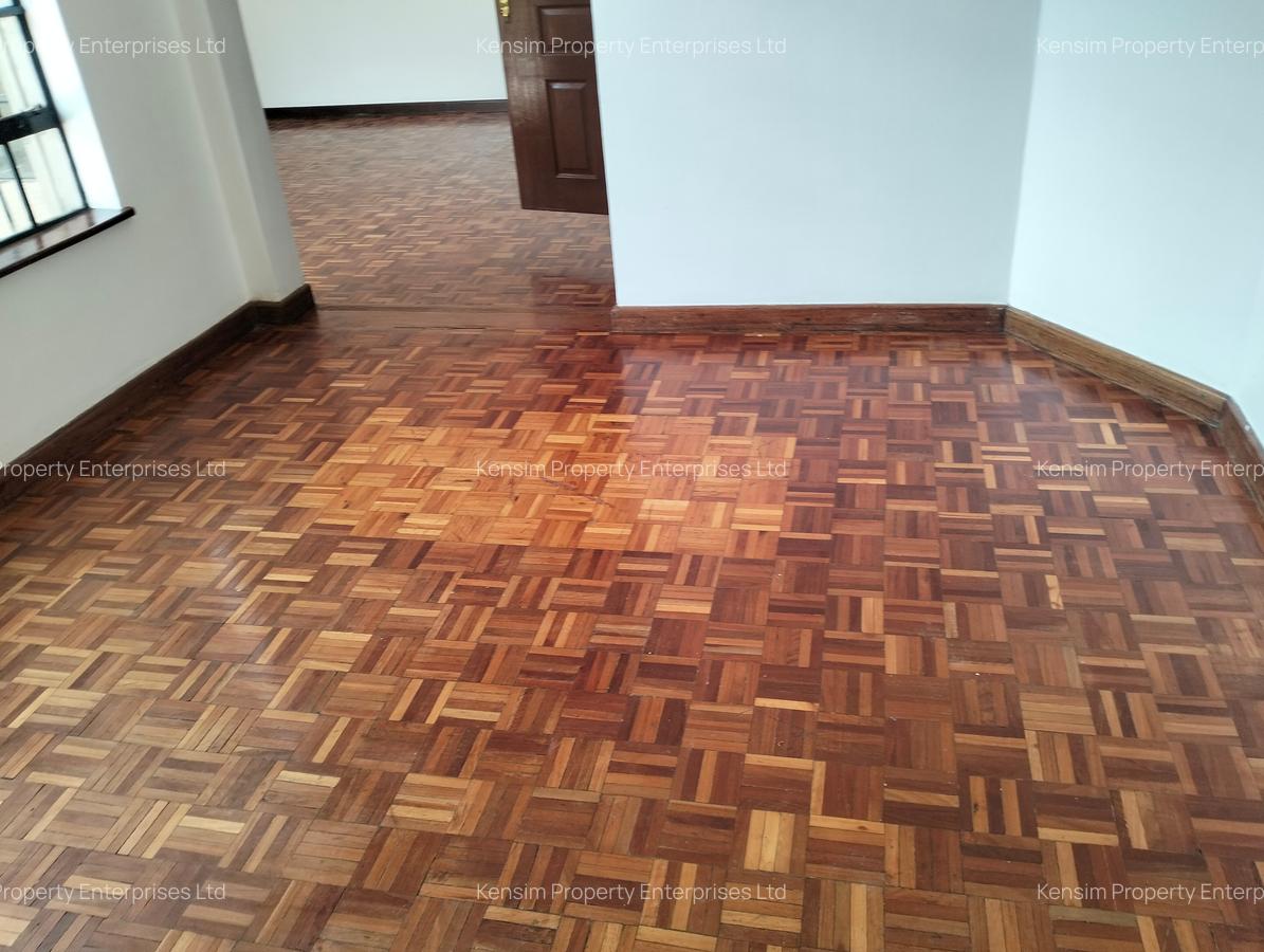 4 Bed Townhouse with En Suite in Lavington - 10