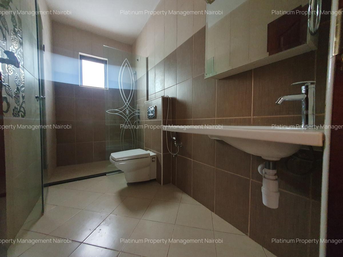 4 Bed House with En Suite at Grevillea Grove - 14