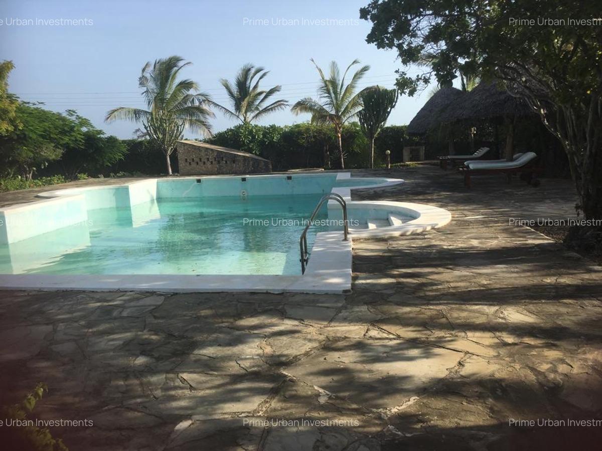 2 Bed House with En Suite in Watamu - 1