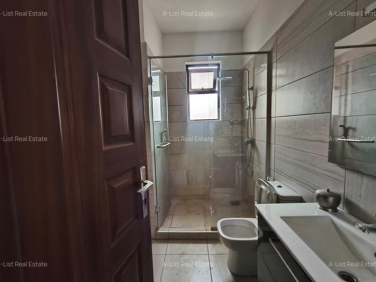 3 Bed Apartment with En Suite at City Park Drive - 6