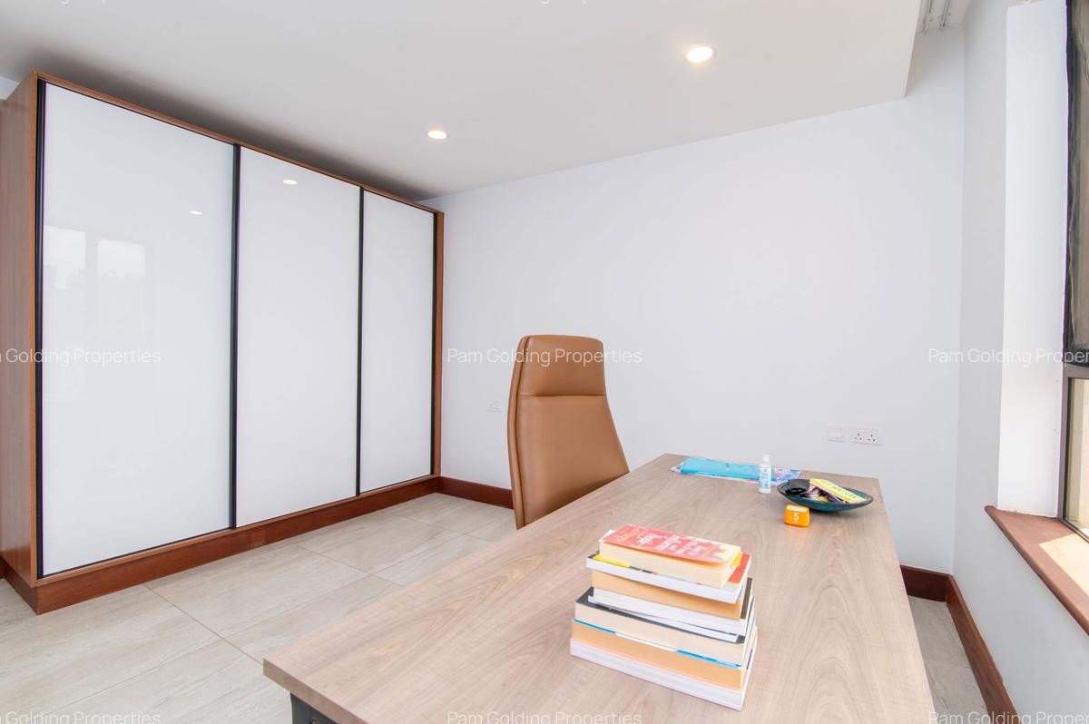 2 Bed Apartment with En Suite at Terrace Close - 11