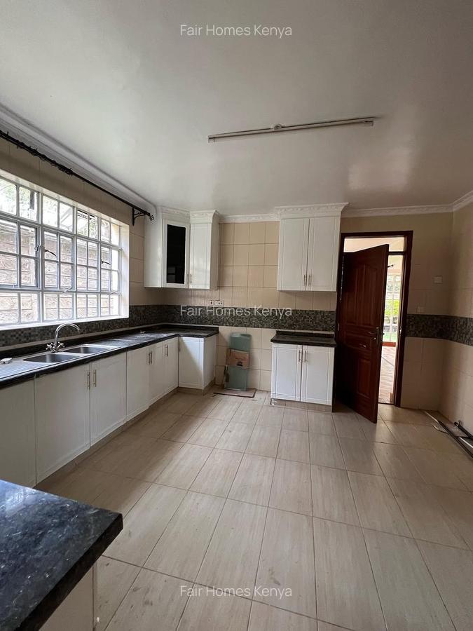 5 Bed Townhouse with En Suite at Lavington Green - 5