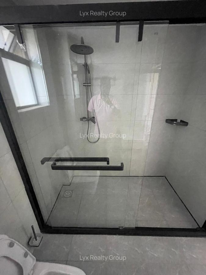 2 Bed Apartment with En Suite in Riverside - 17