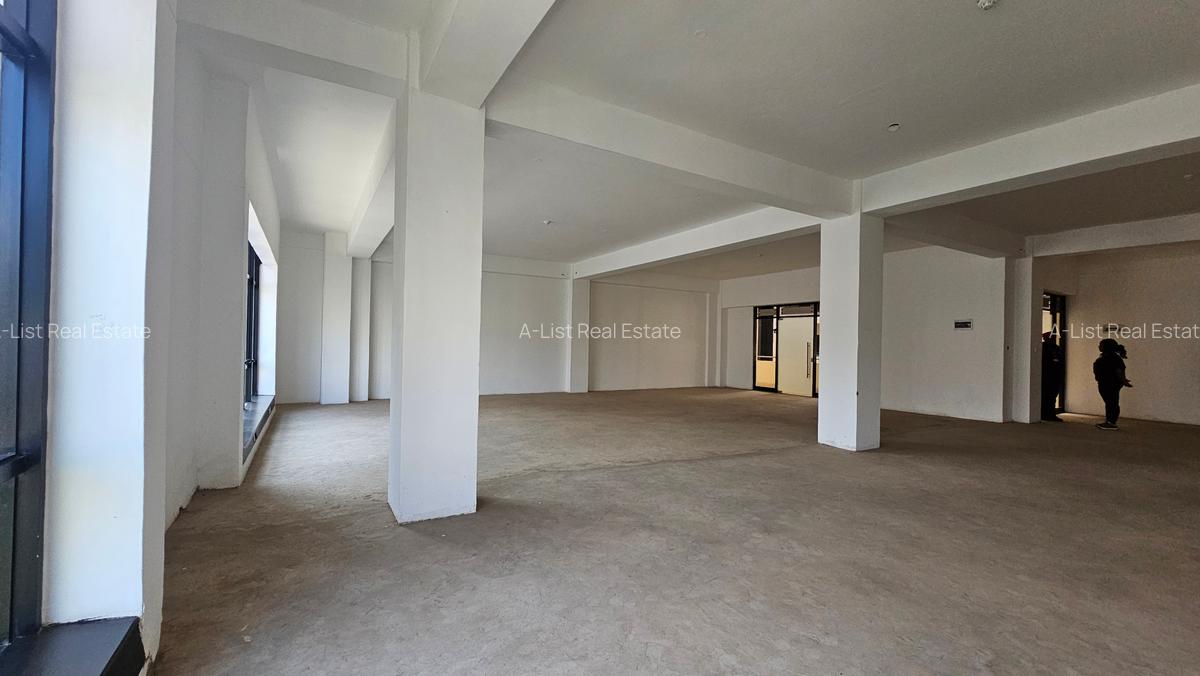 2,000 ft² Commercial Property with Service Charge Included at Chaka Road - 5