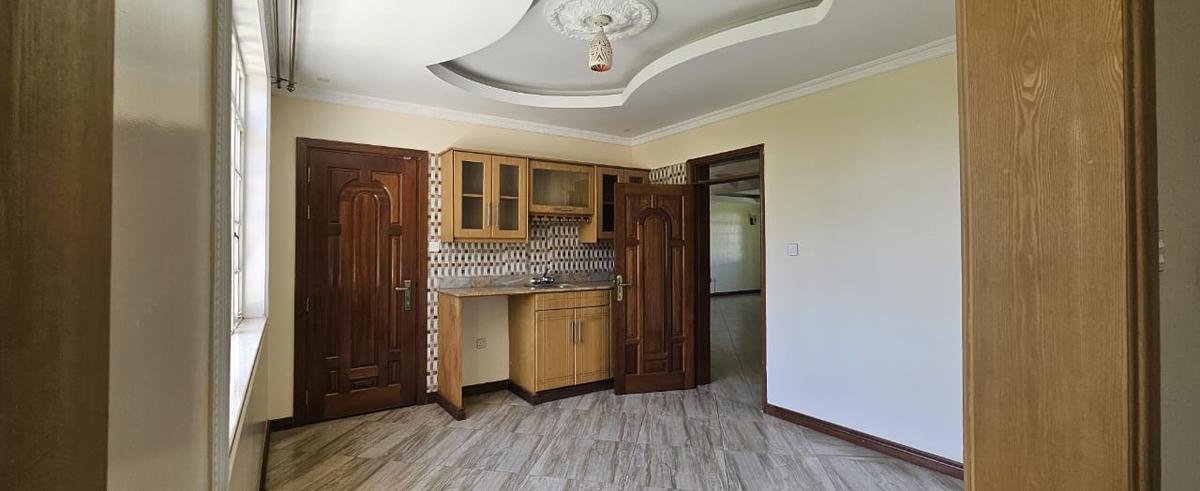 6 Bed House with En Suite in Runda - 5