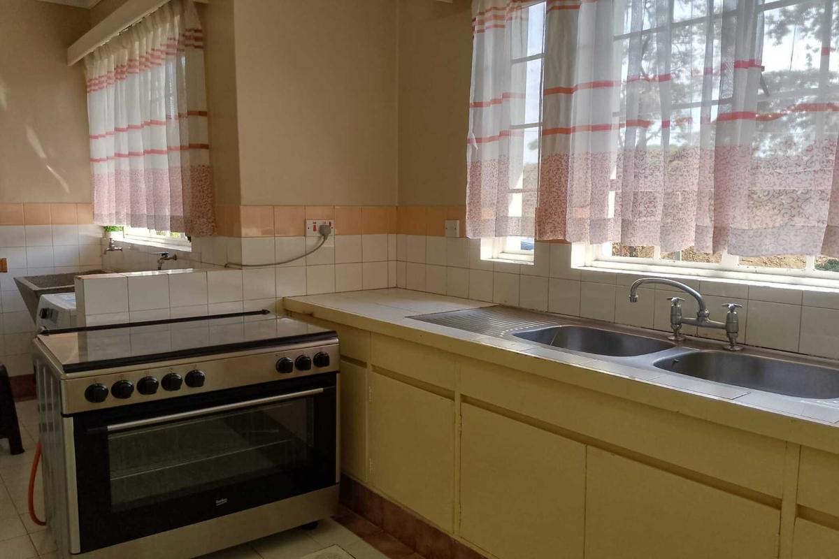 2 Bed Apartment with En Suite in Kilimani - 4