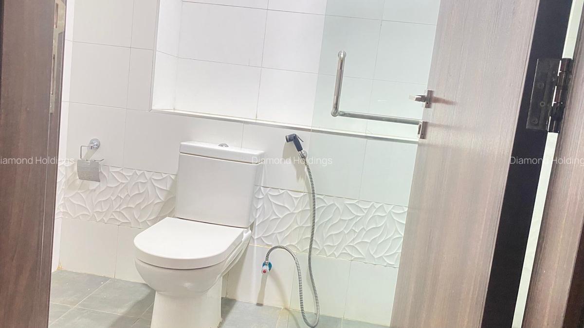 3 Bed Apartment with En Suite at Parklands - 7