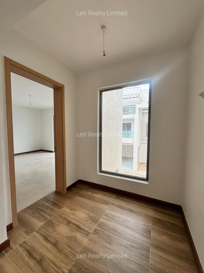 6 Bed Townhouse with En Suite in Lavington - 13