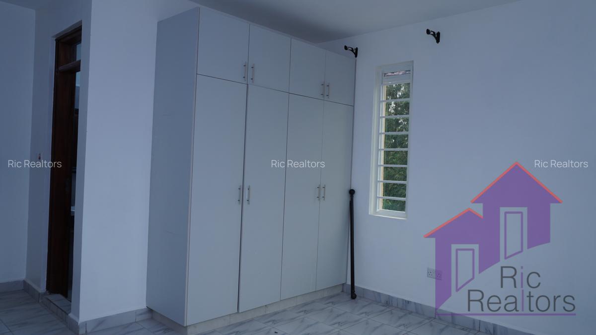 Serviced 3 Bed Apartment with En Suite at Acacia Road - 14