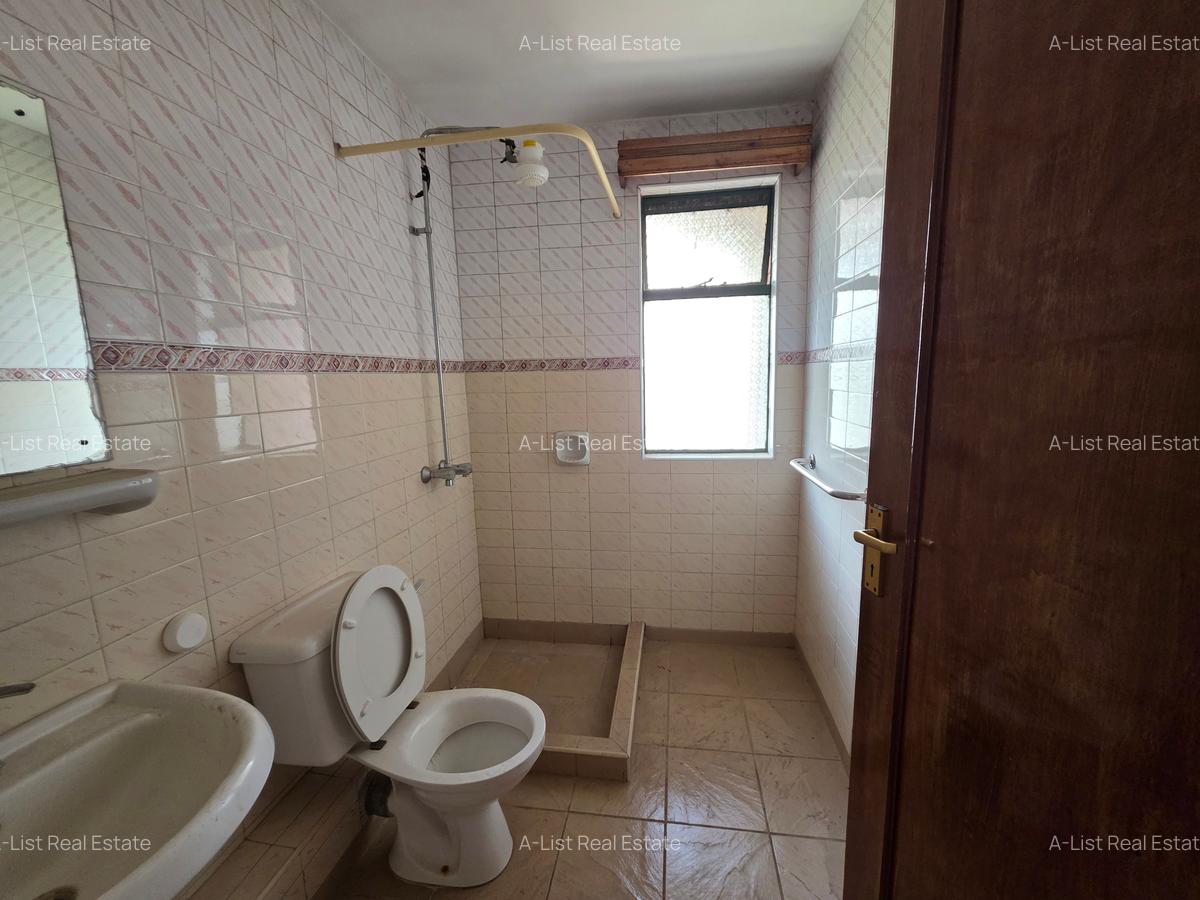 1 Bed Apartment with En Suite at Wood Avenue - 15