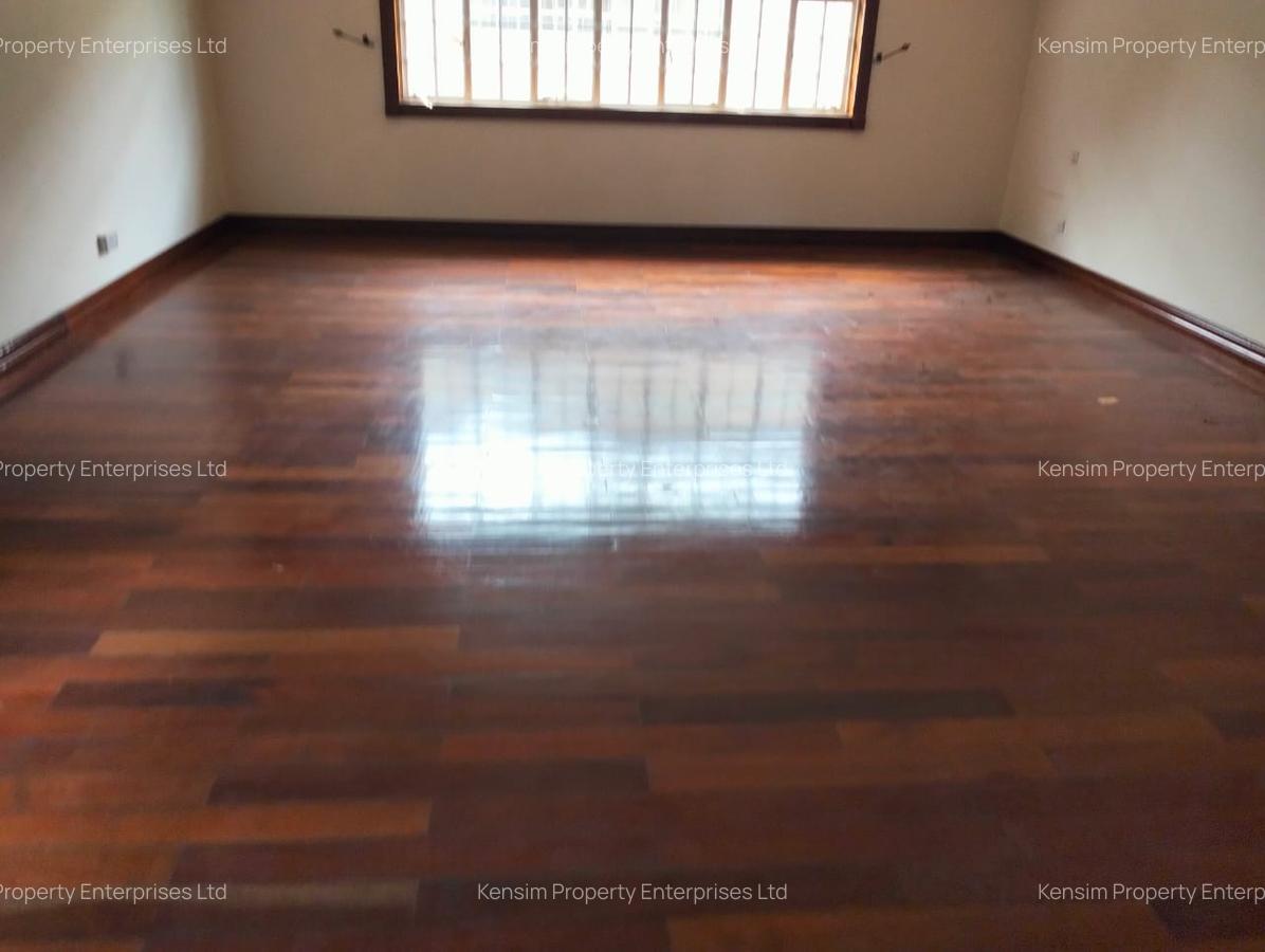 4 Bed Townhouse with En Suite in Lavington - 9